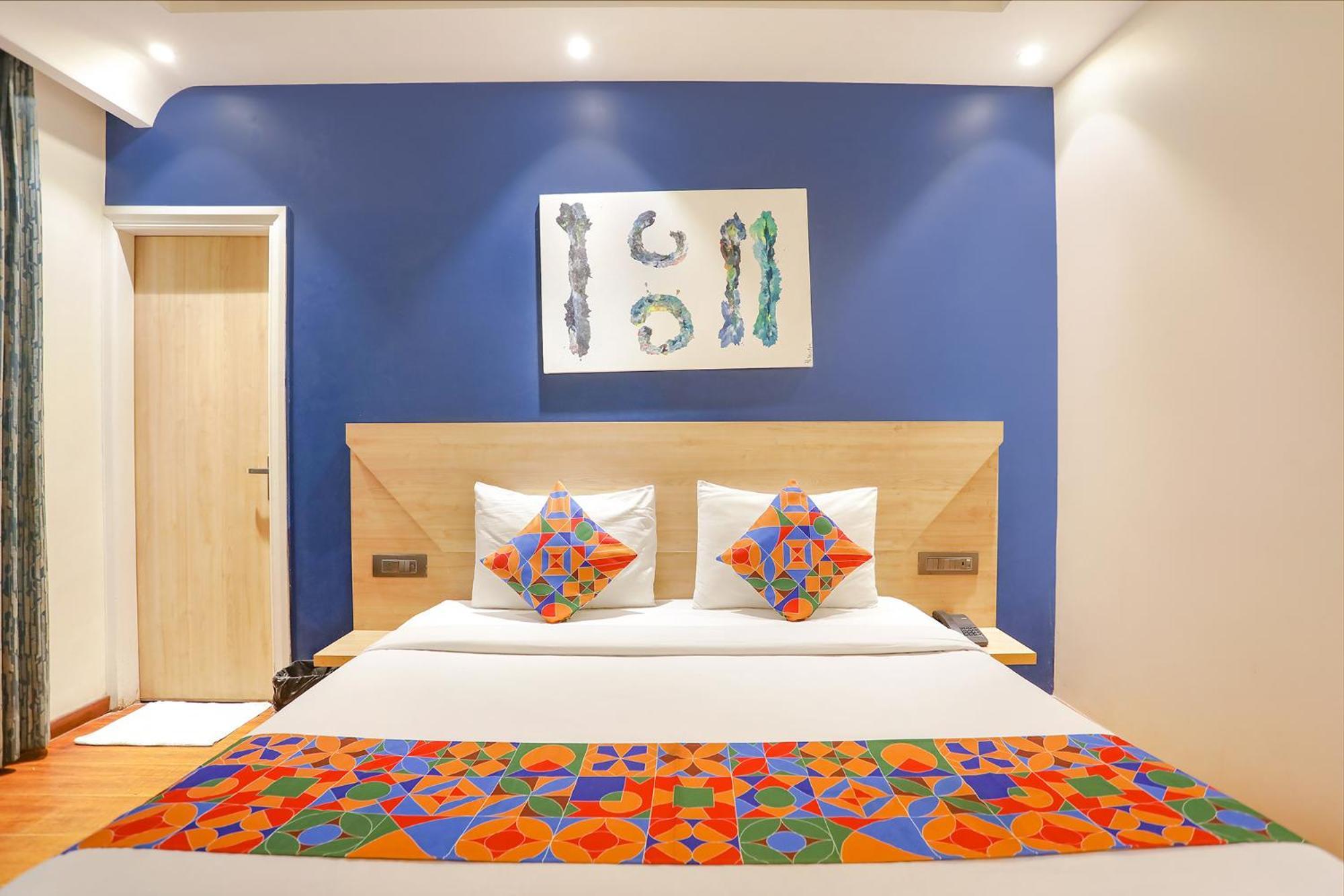 Fabhotel Jhs Studio คูร์เคาน์ ภายนอก รูปภาพ