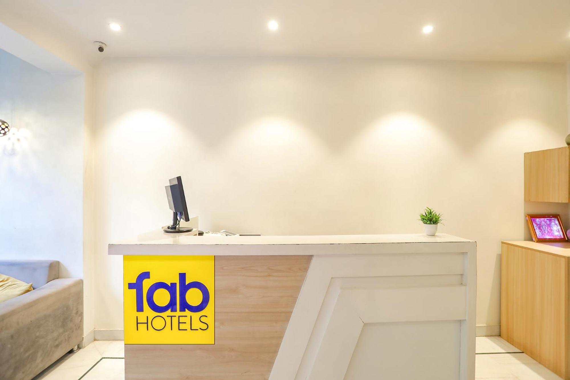 Fabhotel Jhs Studio คูร์เคาน์ ภายนอก รูปภาพ